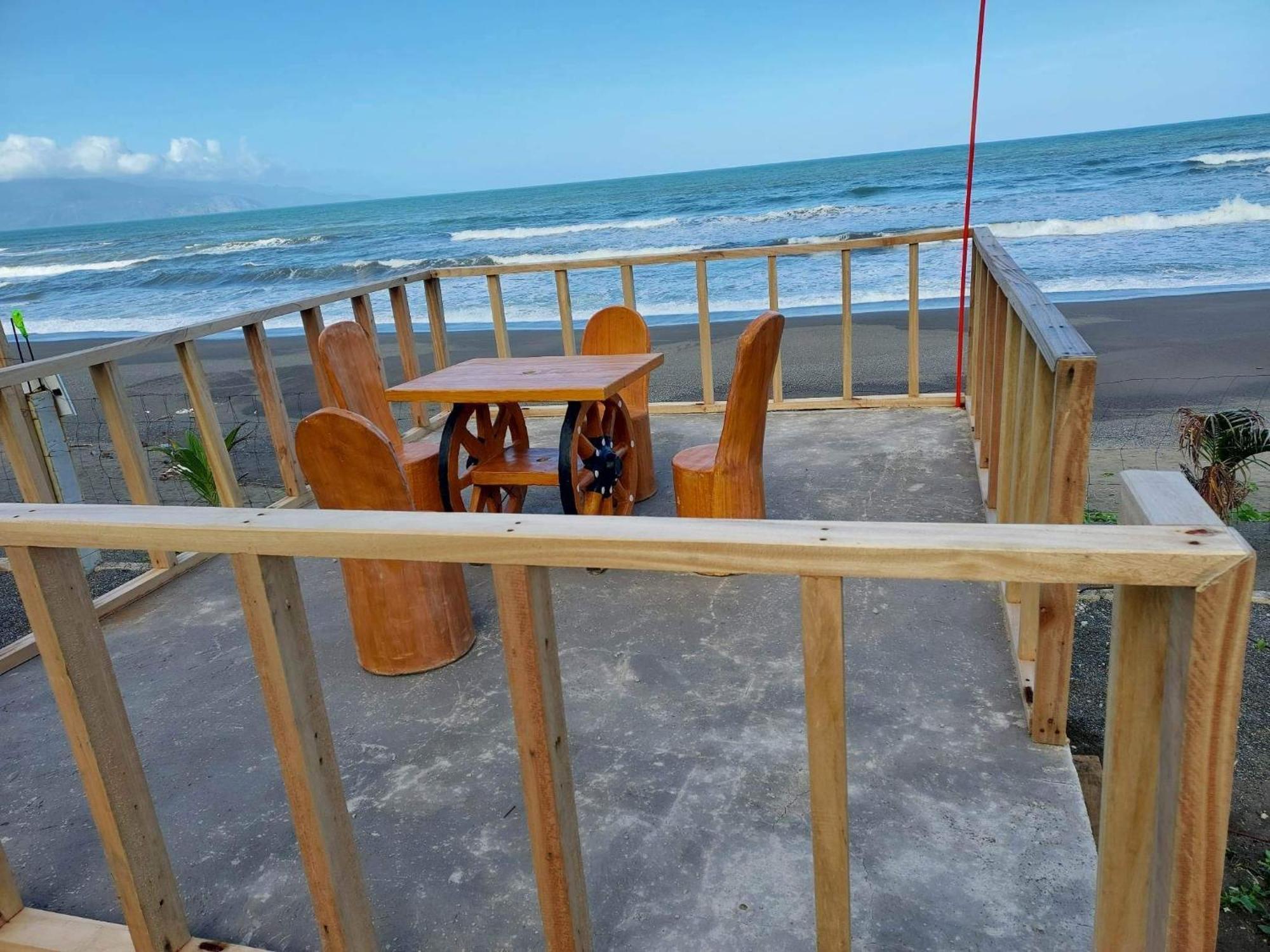 Costa Alora Beach Resort Dingalan 外观 照片
