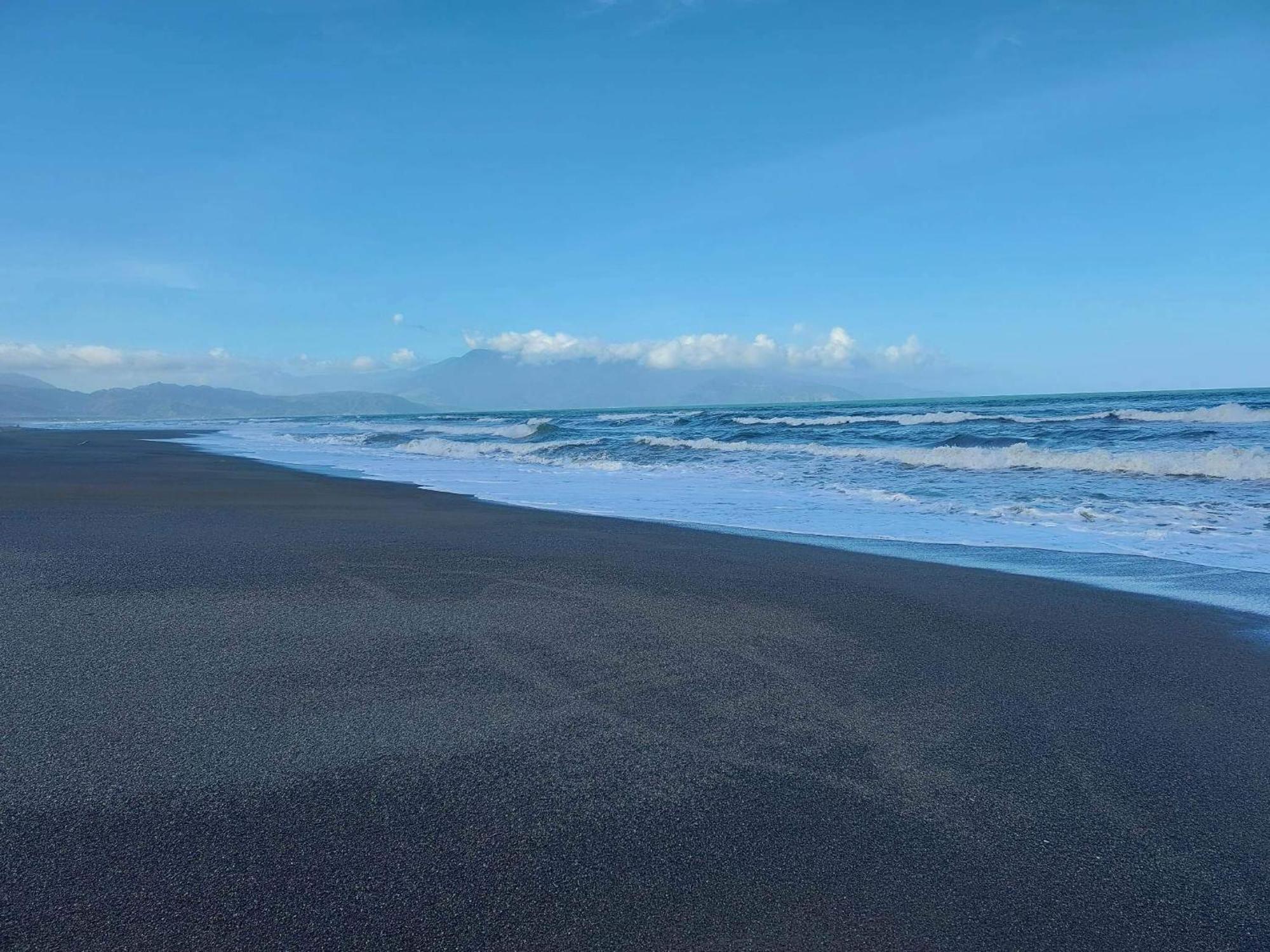 Costa Alora Beach Resort Dingalan 外观 照片